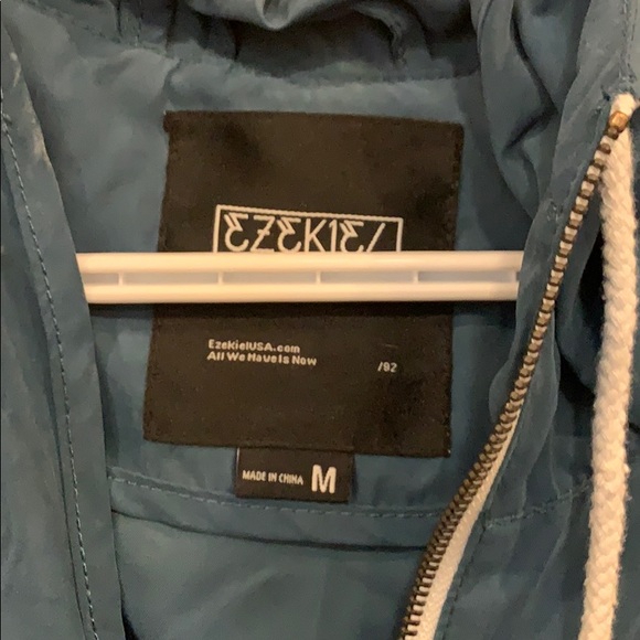 Spring coat - Picture 3 of 4